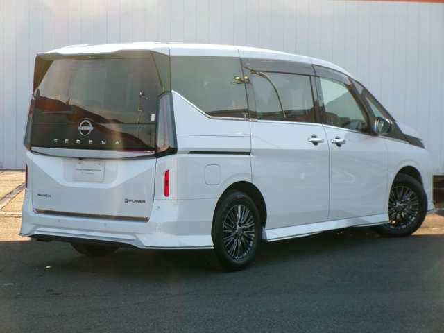 セレナ1.4 e-POWER AUTECH