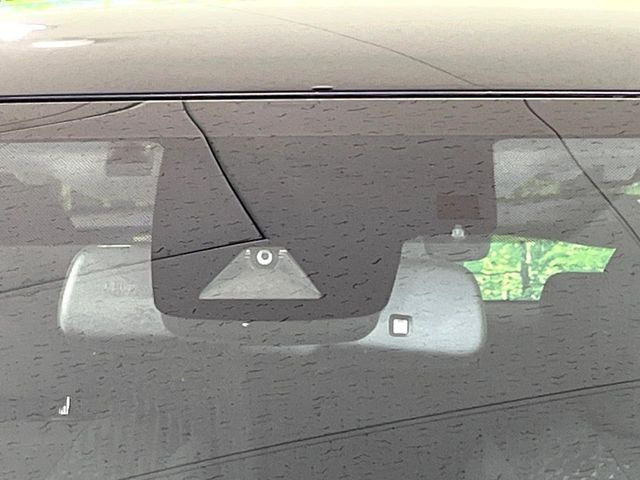 �y�g���^�Z�[�t�e�B�Z���X�z���s���ɑO���̎ԗ�����F�����A�Փ˂������Ȏ��͌x��ƃu���[�L�ŏՓˉ���Ɣ�Q�y�����A�V�X�g�B�����S�Ƀh���C�u�����y���݂��������܂��B