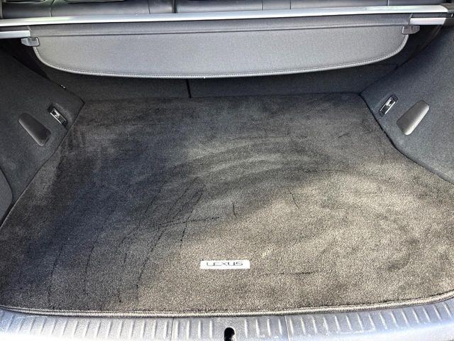 ���i�̂���������ʋ΁A���}���ɏ\���ȉ׎��X�y�[�X���m�ۂ��Ă���܂��B