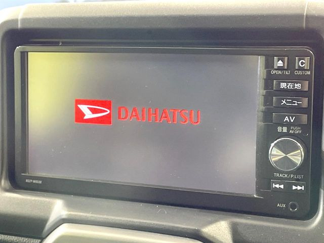 �y�����i�r�z�l�C�̏����i�r�𑕔����Ă���܂��B�i�r�̎g���₷���͂������A�I�[�f�B�I�@�\���[��!�L�����v�◷�s�͂������A�ʋ΂┃�����ȂǕ��i�̃h���C�u���y�����Ȃ�͂���