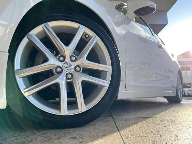 �y�����I�v�V����17�C���`�A���~�z�C�[���z�����I�v�V�����z�C�[���𑕒��B���s���\�̌���ɉ����A�O�ς����X�^�C���b�V���ɂȂ��Ă��܂��B