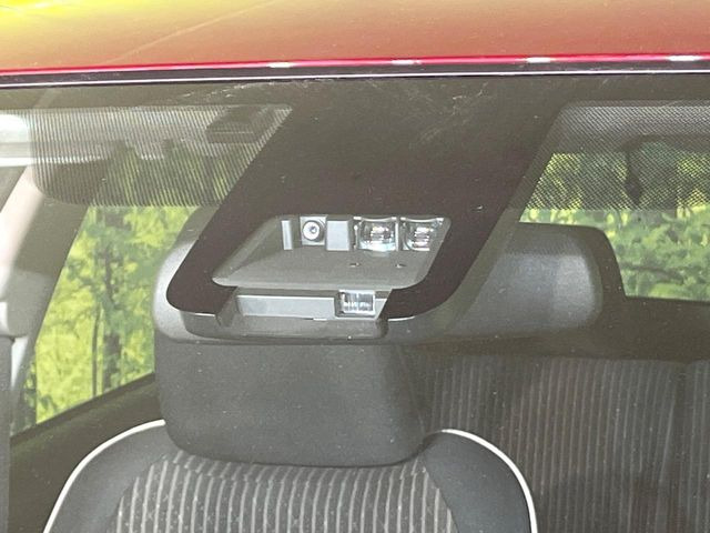 �y�g���^�Z�[�t�e�B�Z���X�z���s���ɑO���̎ԗ�����F�����A�Փ˂������Ȏ��͌x��ƃu���[�L�ŏՓˉ���Ɣ�Q�y�����A�V�X�g�B�����S�Ƀh���C�u�����y���݂��������܂��B