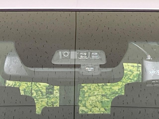 �y�O�He-Assist�z���s���ɑO���̎ԗ�����F�����A�Փ˂������Ȏ��͌x��ƃu���[�L�ŏՓˉ���Ɣ�Q�y�����A�V�X�g�B�����S�Ƀh���C�u�����y���݂��������܂��B