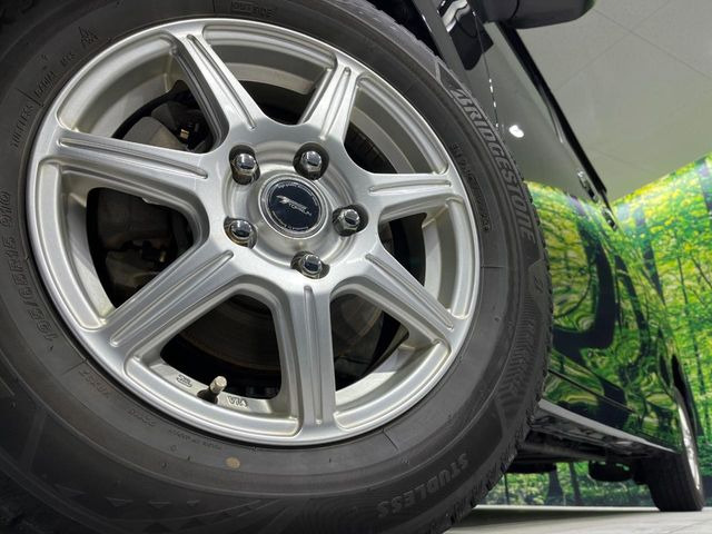 �y15�C���`�A���~�z�C�[���z�O�ςɃ}�b�`�����A���~�z�C�[���𑕒����Ă���܂��B�e��A���~�z�C�[����A�X�^�b�h���X�^�C�����戵�����Ă���܂��B���񂲑��k����������