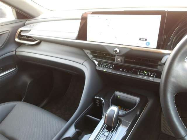 クラウンスポーツ2.5 Z E-Four 4WD