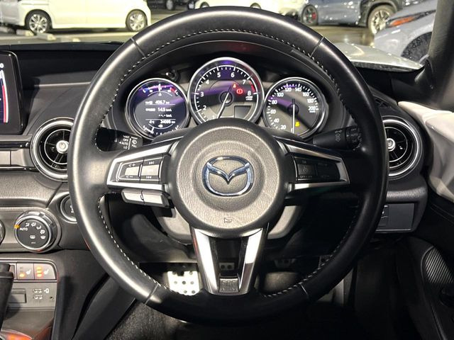 �y�����v�����X�e�A�����O�z�㎿�Ȋv���g�p���邱�ƂŁA��ɂ����������݂ƂĂ��^�]���₷���n���h���ł���