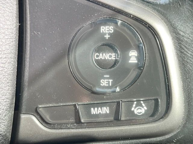 �y�z���_�Z���V���O�z���s���ɑO���̎ԗ�����F�����A�Փ˂������Ȏ��͌x��ƃu���[�L�ŏՓˉ���Ɣ�Q�y�����A�V�X�g�B�����S�Ƀh���C�u�����y���݂��������܂��B