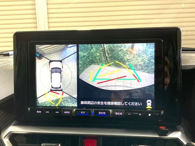 【パノラマモニター】専用のカメラにより、上から見下ろしたような視点で360度クルマの周囲を確認することができます☆死角部分も確認しやすく、狭い場所での切り返しや駐車もスムーズに行えます。
