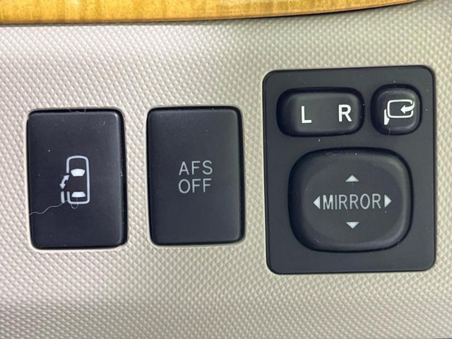 �y�p���[�X���C�h�h�A�z�X�}�[�g�L�[��^�]�Ȃ̃X�C�b�`�ŃX���C�h�h�A�̊J���\���d��������͂����ăh�A���J����K�v�������A���������q�l�ł��A�d���ו��������Ă��鎞�����N�ɊJ���߂ł��܂���