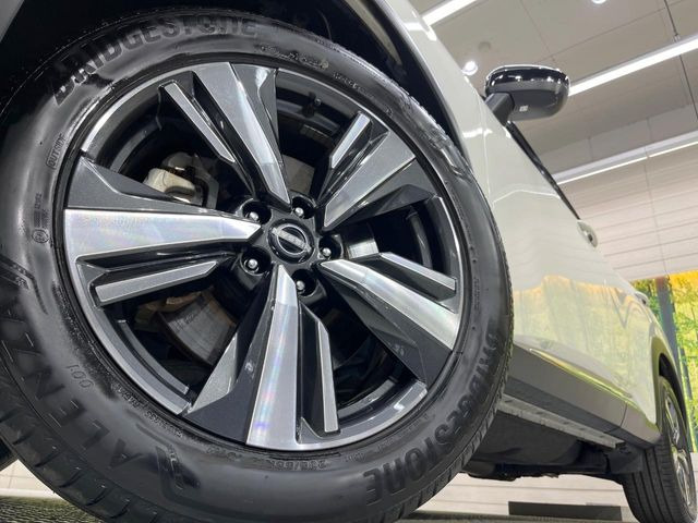 �y�����A���~�z�C�[���z�O�ςɃ}�b�`���������A���~�z�C�[���𑕒����Ă���܂��B�e��ЊO�A���~�z�C�[����A�X�^�b�h���X�^�C�����戵�����Ă���܂��B���񂲑��k����������