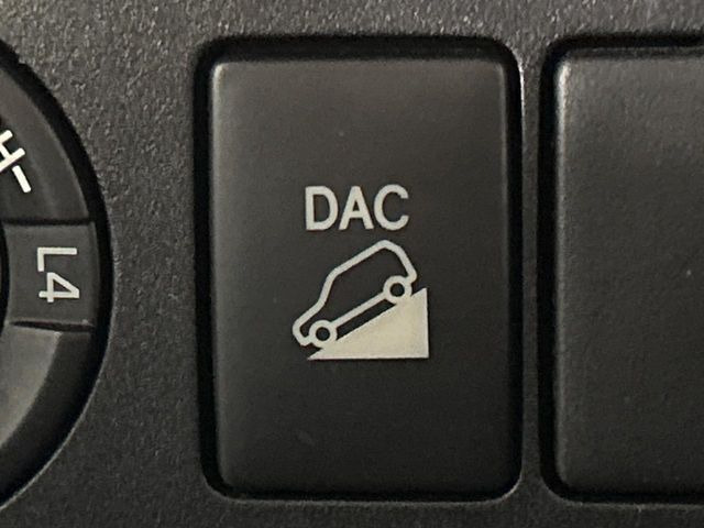 �y�_�E���q���A�V�X�g�z�}�ȍ⓹������Ƃ��Ɏ����Ńu���[�L�𐧌�A���̒ᑬ�x��ۂ��܂��B�ᓹ�∫�H�ȂǊ���₷���H�ʂ̉����ł��^�C�������b�N���Ȃ�������S!�n���h������ɏW���ł��܂�!