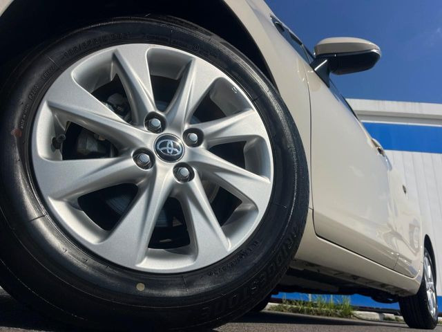 �y�����A���~�z�C�[���z�O�ςɃ}�b�`���������A���~�z�C�[���𑕒����Ă���܂��B�e��ЊO�A���~�z�C�[����A�X�^�b�h���X�^�C�����戵�����Ă���܂��B���񂲑��k����������