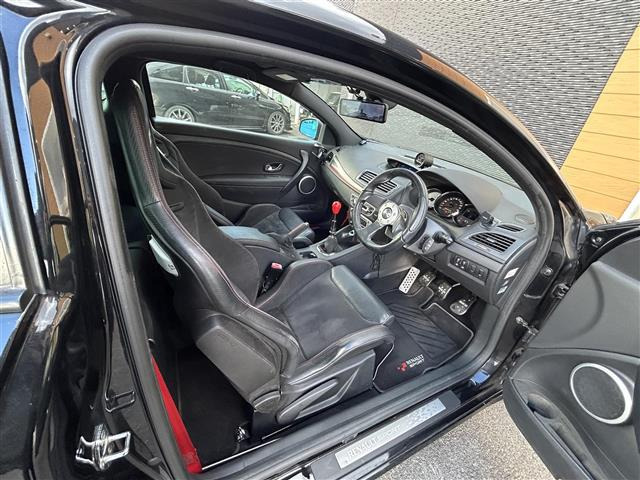 メガーヌスポール カップ S