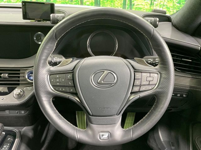 �y�����v�����X�e�A�����O�z�㎿�Ȋv���g�p���邱�ƂŁA��ɂ����������݂ƂĂ��^�]���₷���n���h���ł���