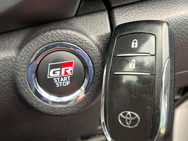 �y�X�}�[�g�L�[�z�J�o����|�P�b�g�ɓ��ꂽ�܂܂ł��h�A�̎{���E�������\�ȃX�}�[�g�L�[�𑕔��B�G���W���̃I���E�I�t�����J�M�����o���K�v����������Ƃ��Ă��֗��ł���