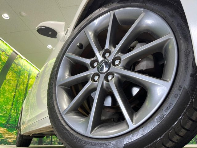 �y����17�C���`�A���~�z�C�[���z�O�ςɃ}�b�`���������A���~�z�C�[���𑕒����Ă���܂��B�e��ЊO�A���~�z�C�[����A�X�^�b�h���X�^�C�����戵�����Ă���܂��B���񂲑��k����������