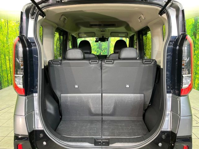 ���i�̂���������ʋ΁A���}���ɏ\���ȉ׎��X�y�[�X���m�ۂ��Ă���܂��B�Z�J���h�V�[�g��|���ƁA�傫�ȉו��̐ύڂ��\�ł���