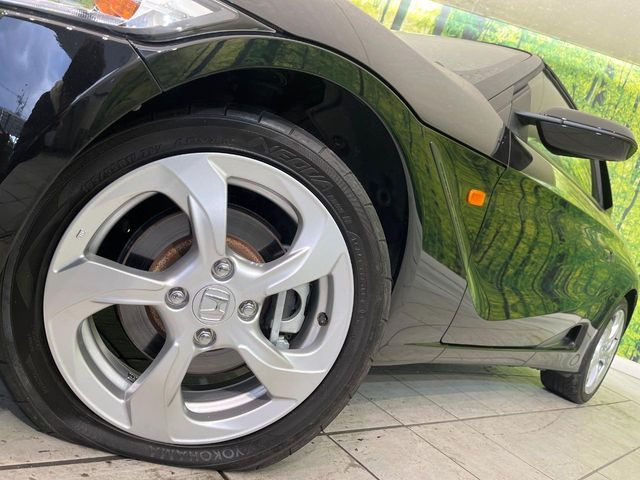 �y�����A���~�z�C�[���z�O�ςɃ}�b�`���������A���~�z�C�[���𑕒����Ă���܂��B�e��ЊO�A���~�z�C�[����A�X�^�b�h���X�^�C�����戵�����Ă���܂��B���񂲑��k����������