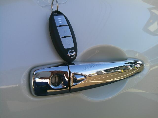 �X�}�[�g�L�[�ŁA�h�A���y�X�J��