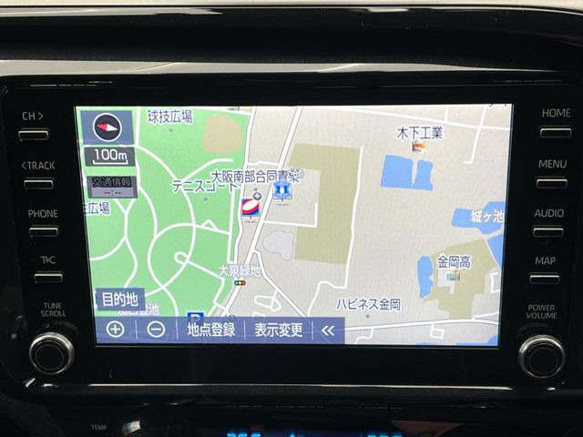 �y8�C���` �f�B�X�v���C�I�[�f�B�I�z���ʂ̃f�B�X�v���C��AppleCarPlay��AndroidAuto�����p�\�B�傫�ȉ�ʂŃX�}�z�i�r�A�v���������p���������܂���