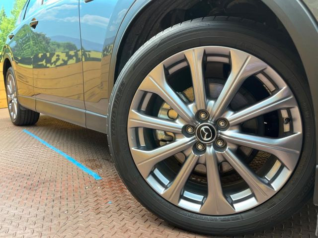 【純正20インチアルミホイール】外観にマッチした純正アルミホイールを装着しております。各種社外アルミホイールや、スタッドレスタイヤも取扱いしております。是非ご相談ください♪