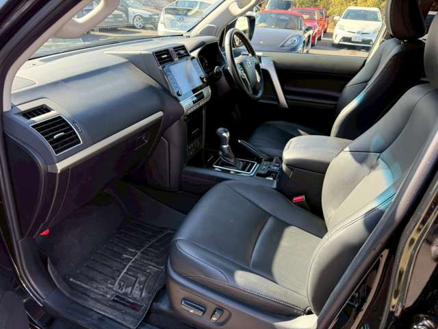 �C�ɂȂ邨�Ԃ�����܂�����E�̓d�b�ԍ����璼�ڂ��X�ɂ��₢���킹���������B�x�����@����ԗ����A��Ԃ܂łȂ�ł������������Ē����܂��B�X�^�b�t�ꓯ���A�����҂����Ă���܂��B