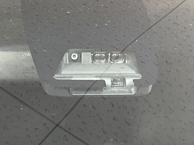 �y�g���^�Z�[�t�e�B�Z���X�z���s���ɑO���̎ԗ�����F�����A�Փ˂������Ȏ��͌x��ƃu���[�L�ŏՓˉ���Ɣ�Q�y�����A�V�X�g�B�����S�Ƀh���C�u�����y���݂��������܂��B