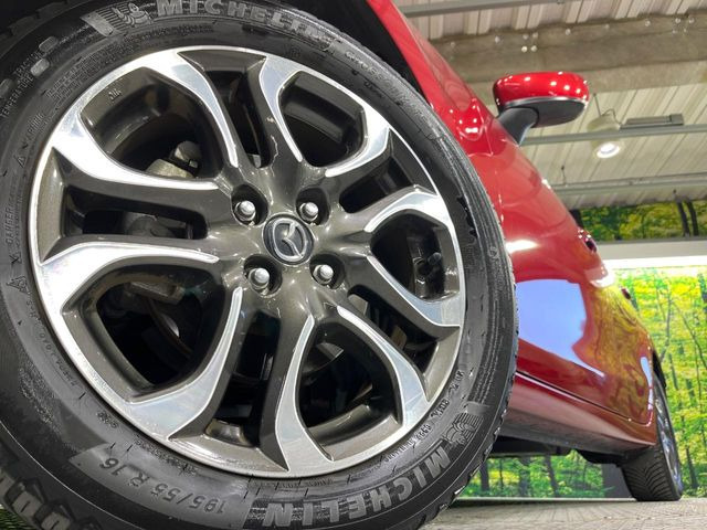 �y����16�C���`�A���~�z�C�[���z�O�ςɃ}�b�`���������A���~�z�C�[���𑕒����Ă���܂��B�e��ЊO�A���~�z�C�[����A�X�^�b�h���X�^�C�����戵�����Ă���܂��B���񂲑��k����������