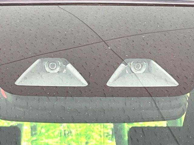 �y�X�}�[�g�A�V�X�g�z���s���ɑO���̎ԗ�����F�����A�Փ˂������Ȏ��͌x��ƃu���[�L�ŏՓˉ���Ɣ�Q�y�����A�V�X�g�B�����S�Ƀh���C�u�����y���݂��������܂��B