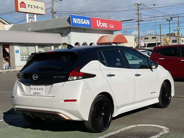 リーフe+ X 90周年記念車