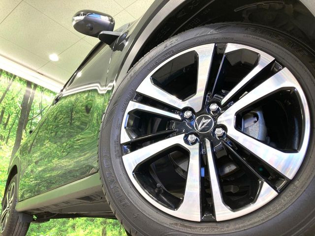 【純正17インチアルミホイール】外観にマッチした純正アルミホイールを装着しております。各種社外アルミホイールや、スタッドレスタイヤも取扱いしております。是非ご相談ください♪