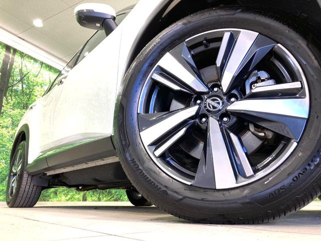 �y����19�C���`�A���~�z�C�[���z�O�ςɃ}�b�`���������A���~�z�C�[���𑕒����Ă���܂��B�e��ЊO�A���~�z�C�[����A�X�^�b�h���X�^�C�����戵�����Ă���܂��B���񂲑��k����������