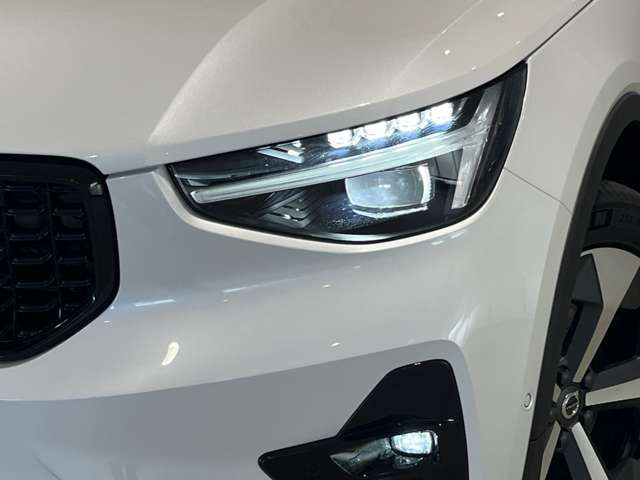 XC40ウルトラ B4 AWD ダークエディション 4WD