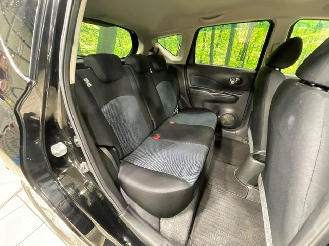 �R���p�N�g�J�[�ł����A�Z�J���h�V�[�g�͏\���ȍL����������K�ɂ���肢�������܂���V�[�g��|���đ傫�ȉו���ς񂾂�ƁA�p�r�̕����L��1��ł��B