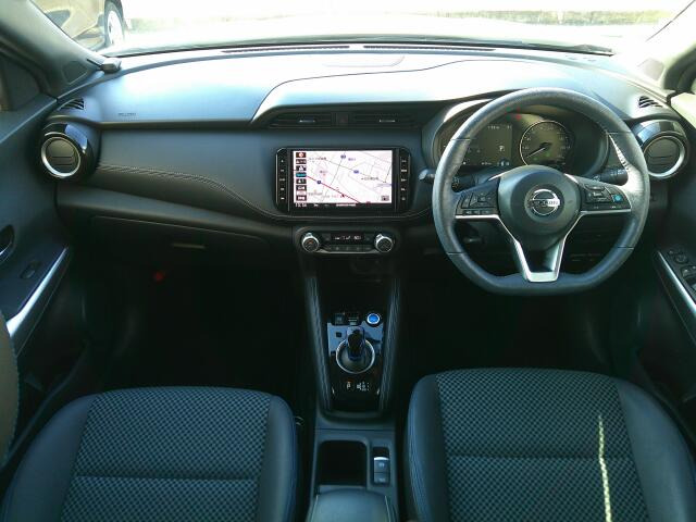 ���O���̐��|�E�K���X�n�{�f�B�R�[�e�B���O��CAR�N���[�j���O���Ǝ҂��{�H�������܂��̂ő�ϐ����B�I���b�N�X�����Ԃł݂͂Ȃ��܂ɉ��K�ȃh���C�u�����񑩁B