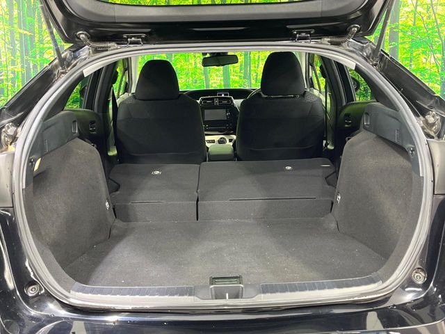 ���i�̂���������ʋ΁A���}���ɏ\���ȉ׎��X�y�[�X���m�ۂ��Ă���܂��B�Z�J���h�V�[�g��|���ƁA�傫�ȉו��̐ύڂ��\�ł���