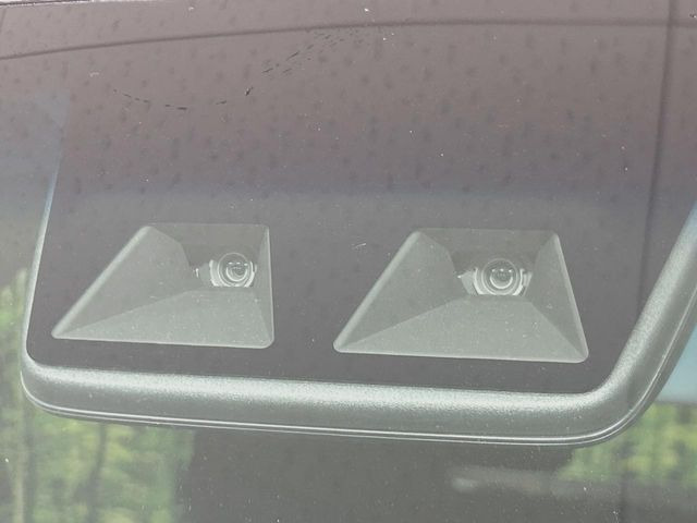 �y�X�}�[�g�A�V�X�g�z���s���ɑO���̎ԗ�����F�����A�Փ˂������Ȏ��͌x��ƃu���[�L�ŏՓˉ���Ɣ�Q�y�����A�V�X�g�B�����S�Ƀh���C�u�����y���݂��������܂��B