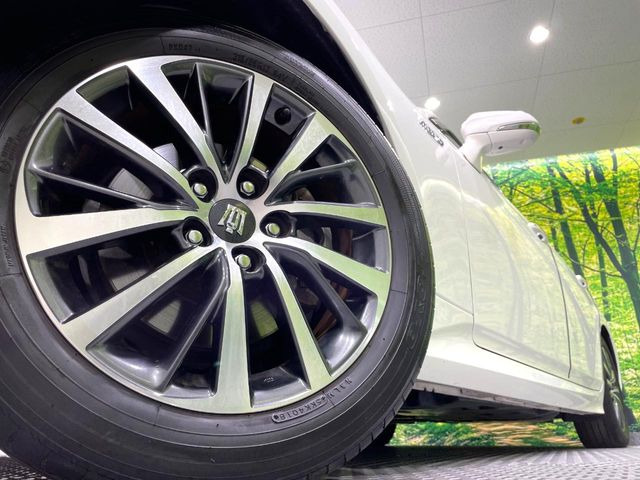 �y����17�C���`�A���~�z�C�[���z�O�ςɃ}�b�`���������A���~�z�C�[���𑕒����Ă���܂��B�e��ЊO�A���~�z�C�[����A�X�^�b�h���X�^�C�����戵�����Ă���܂��B���񂲑��k����������