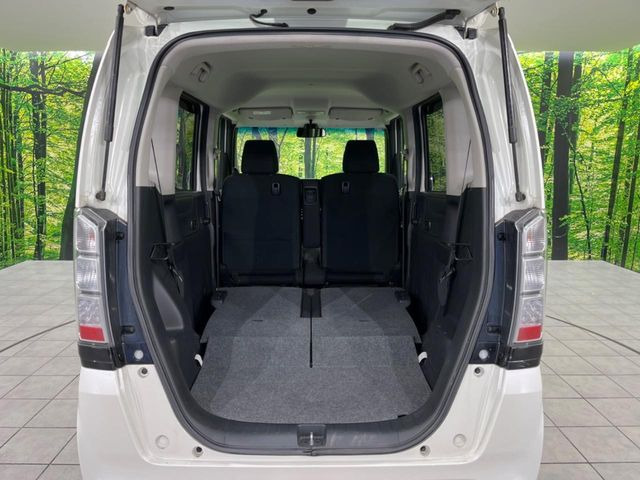 ���i�̂���������ʋ΁A���}���ɏ\���ȉ׎��X�y�[�X���m�ۂ��Ă���܂��B�Z�J���h�V�[�g��|���ƁA�傫�ȉו��̐ύڂ��\�ł���