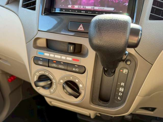 �C�ɂȂ邨�Ԃ�����܂�����E�̓d�b�ԍ����璼�ڂ��X�ɂ��₢���킹���������B�x�����@����ԗ����A��Ԃ܂łȂ�ł������������Ē����܂��B�X�^�b�t�ꓯ���A�����҂����Ă���܂��B