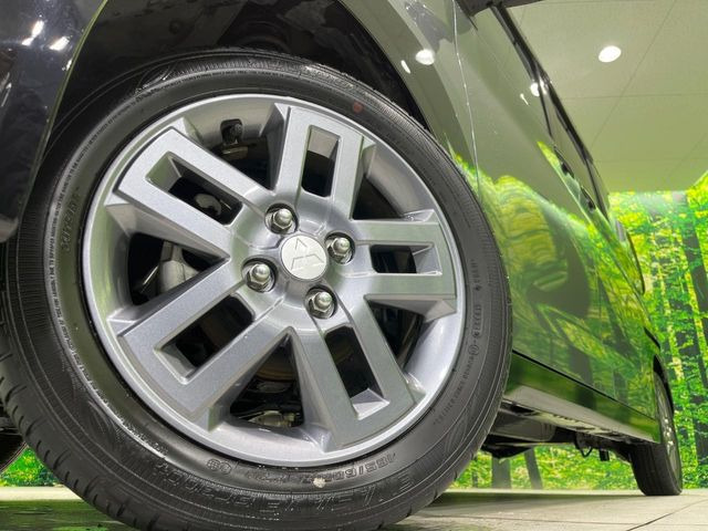 �y����15�C���`�A���~�z�C�[���z�O�ςɃ}�b�`���������A���~�z�C�[���𑕒����Ă���܂��B�e��ЊO�A���~�z�C�[����A�X�^�b�h���X�^�C�����戵�����Ă���܂��B���񂲑��k����������