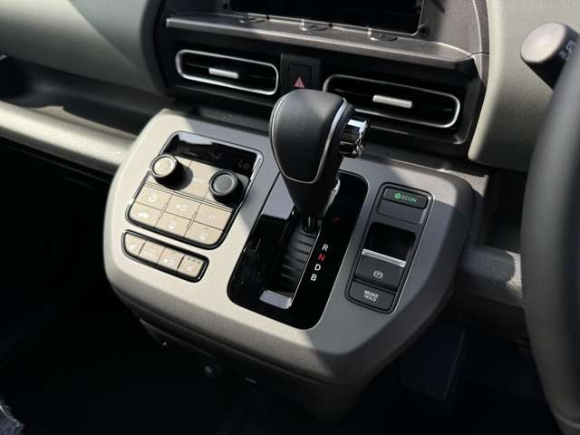 ���W����ɂ͍��i���̒��ÎԂ�V�Ԃ��������ł����W���䐔100��̑�^�W����֐��񂲗��X����������