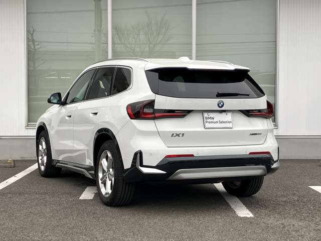 iX1xドライブ30 xライン 4WD