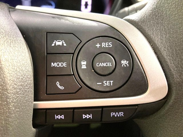 【アダプティブクルーズコントロール】高速道路での長距離走行が楽に!!自動で速度を保つクルーズコントロールが、衝突軽減システムと連携し、前方の車両を感知して車間を保つように速度調節してくれます!!