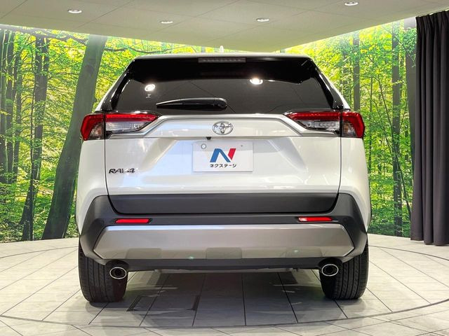 安心の最長10年・走行無制限保証(有償)をご用意。保証内容も充実はもちろん、無料点検&オイル交換や、年中無休の全国・24時間ロードサービスも付帯されておりますのでご安心下さい。