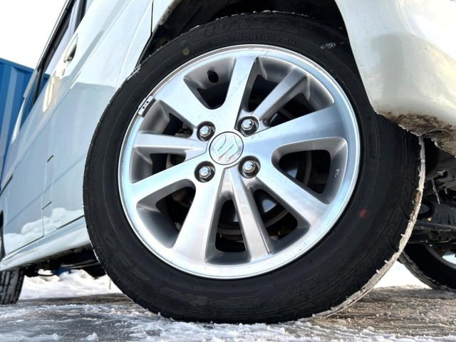 �y����14�C���`�A���~�z�C�[���z�O�ςɃ}�b�`���������A���~�z�C�[���𑕒����Ă���܂��B�e��ЊO�A���~�z�C�[����A�X�^�b�h���X�^�C�����戵�����Ă���܂��B���񂲑��k����������