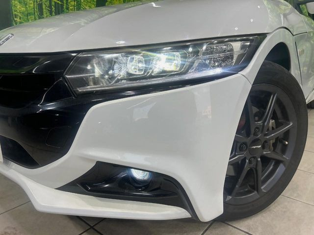 �yLED�w�b�h���C�g�z���V����ԑ��s�����ǍD�Ȏ��E���m�ۂ����S���ĉ^�]�ł��鍂�P�xLED�w�b�h���C�g�𑕔�!�_�����x�������A����d�͂��}�����Ă��܂��B