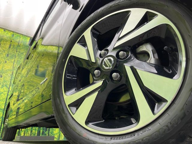 �y�O���[�h��p����15�C���`�A���~�z�C�[���z�f�U�C�����̍��������A���~�z�C�[���𑕒����Ă���܂��B�e��ЊO�A���~�z�C�[����A�X�^�b�h���X�^�C�����戵�����Ă���܂��B���񂲑��k����������