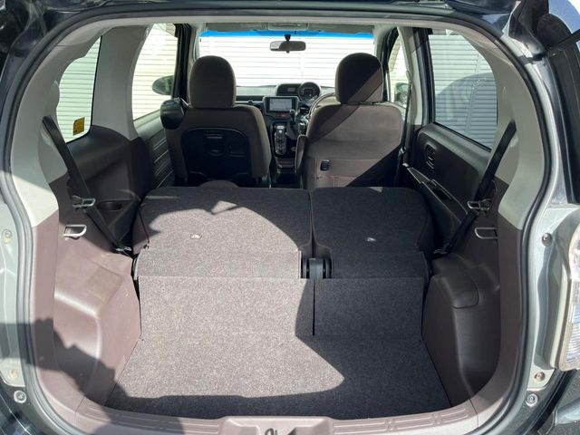 ���i�̂���������ʋ΁A���}���ɏ\���ȉ׎��X�y�[�X���m�ۂ��Ă���܂��B�Z�J���h�V�[�g��|���ƁA�傫�ȉו��̐ύڂ��\�ł���