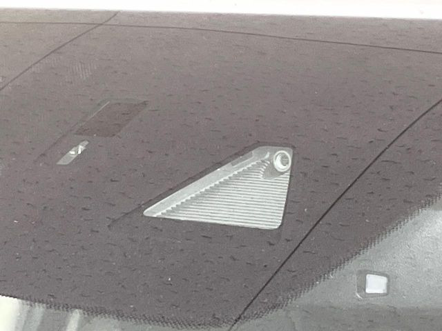 �y�X�}�[�g�u���[�L�T�|�[�g�z���s���ɑO���̎ԗ�����F�����A�Փ˂������Ȏ��͌x��ƃu���[�L�ŏՓˉ���Ɣ�Q�y�����A�V�X�g�B�����S�Ƀh���C�u�����y���݂��������܂��B